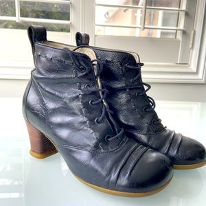 Vintage John Fluevog - Hey Minstrel